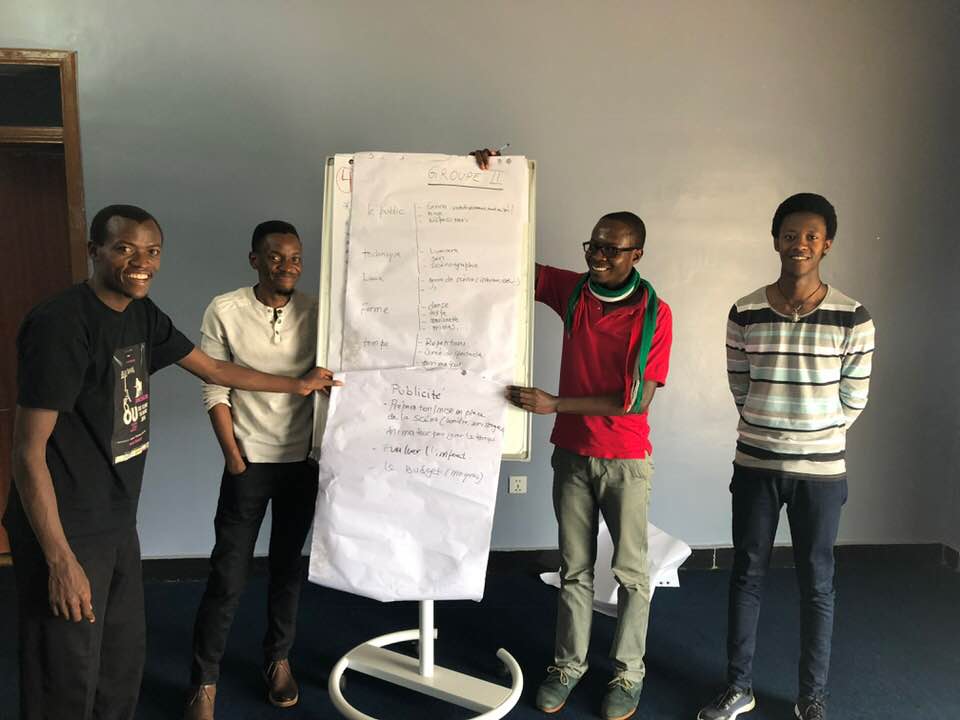 Umunyinya dans un atelier de production du théâtre pour jeune public